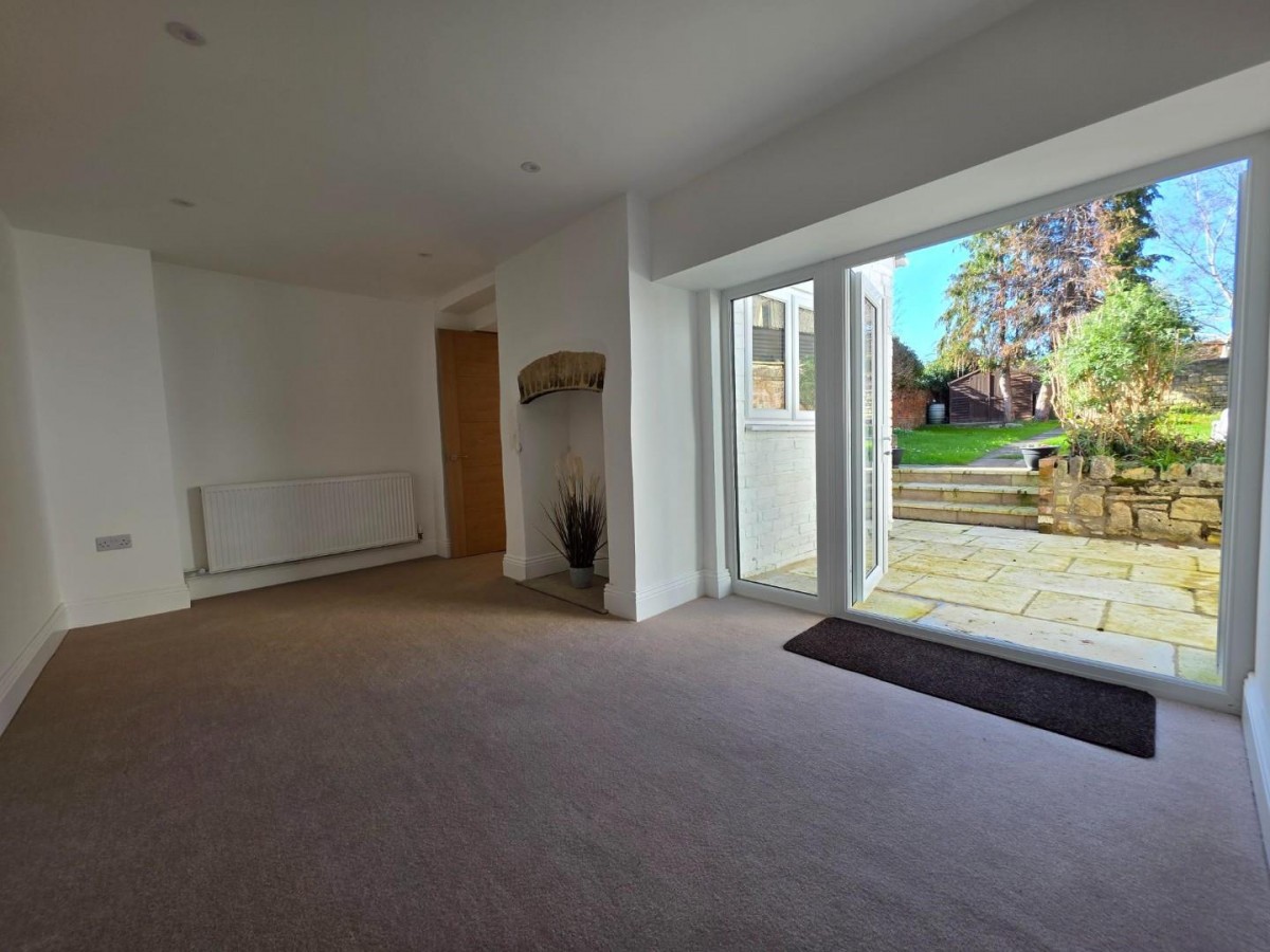 Westward Road, Stroud