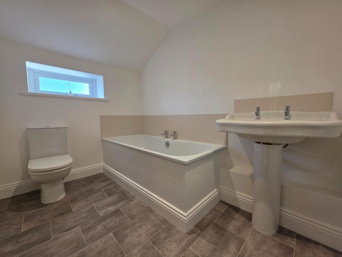 Westward Road, Stroud