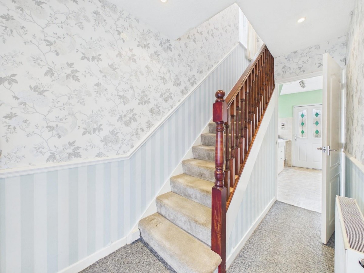 Warren Lane, Bingley