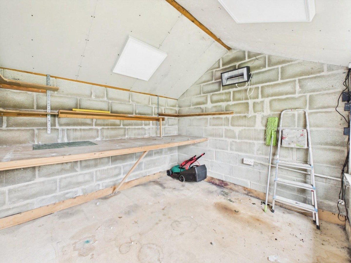 Warren Lane, Bingley