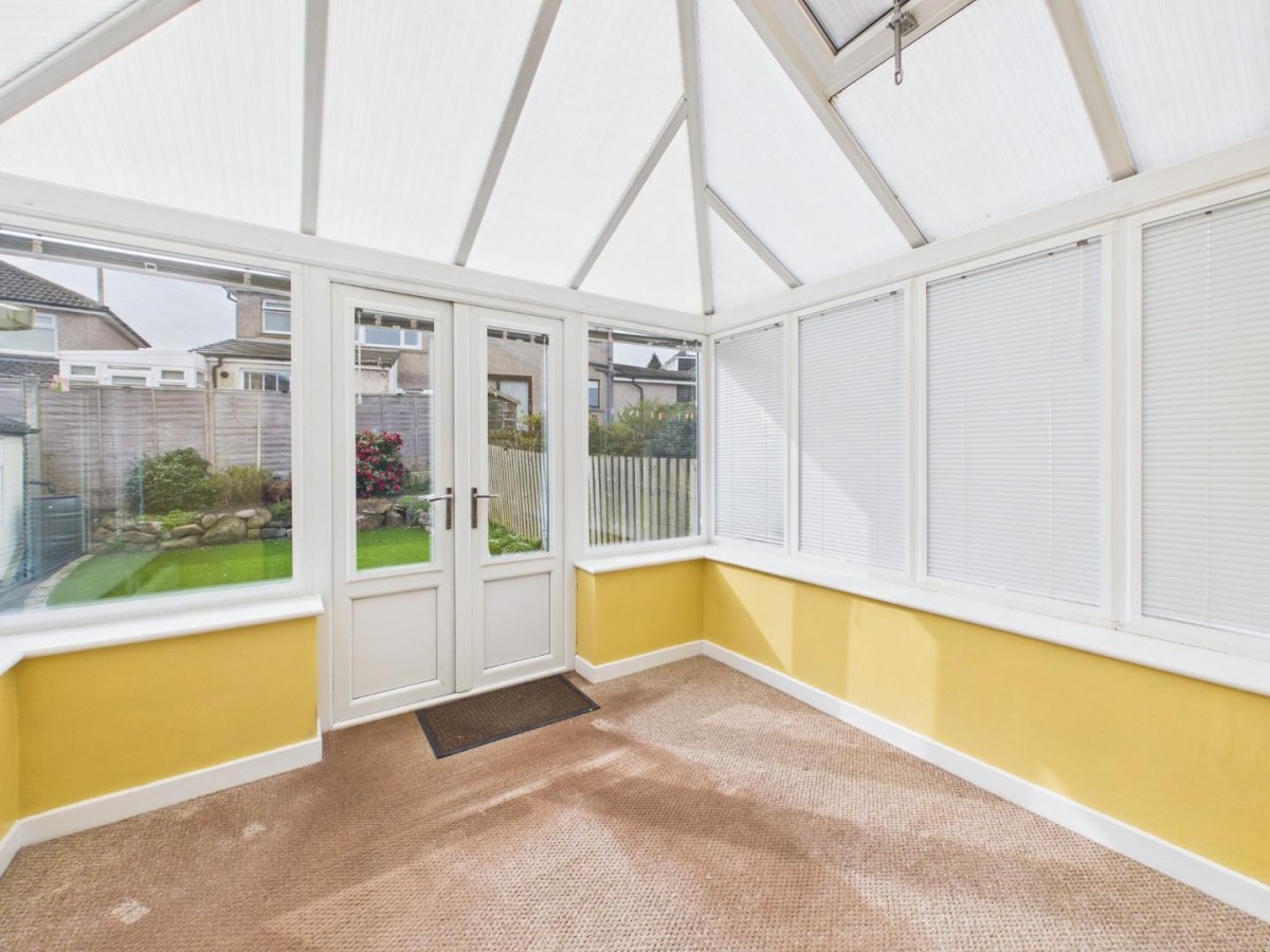 Warren Lane, Bingley