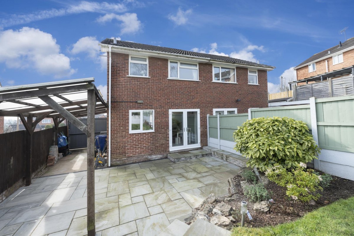 Tiverton Close, Kingswinford, DY6 8NZ