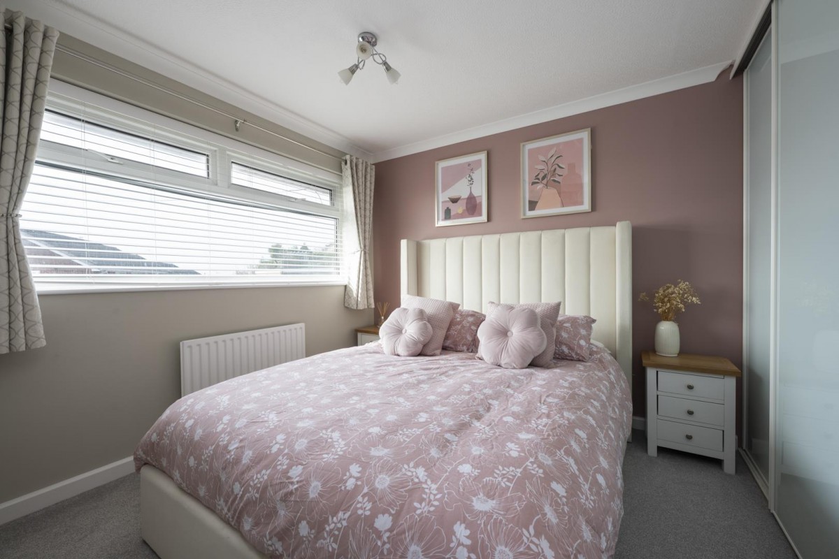 Tiverton Close, Kingswinford, DY6 8NZ