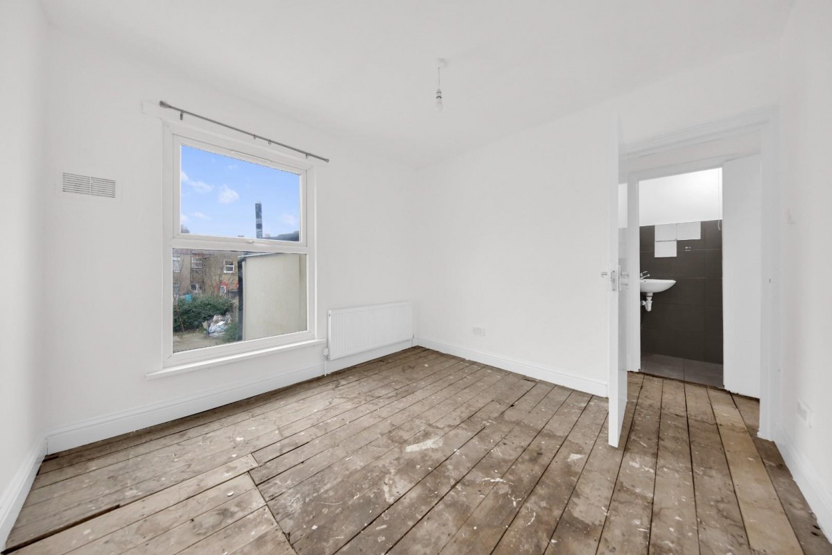 Henley Road, Ilford, IG1