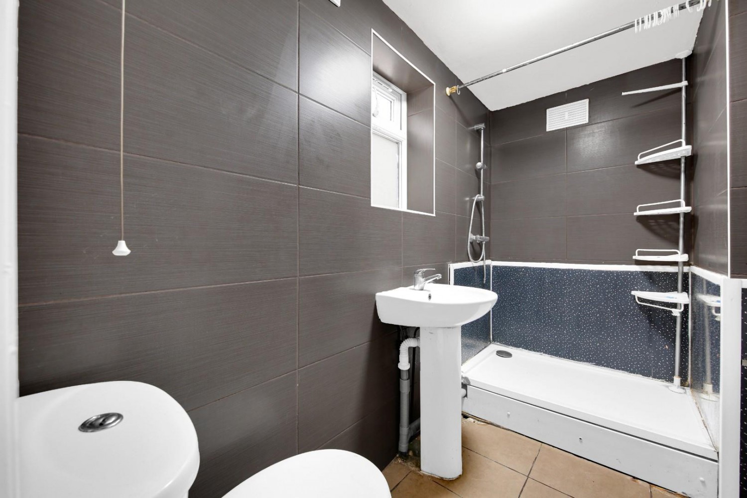 Henley Road, Ilford, IG1