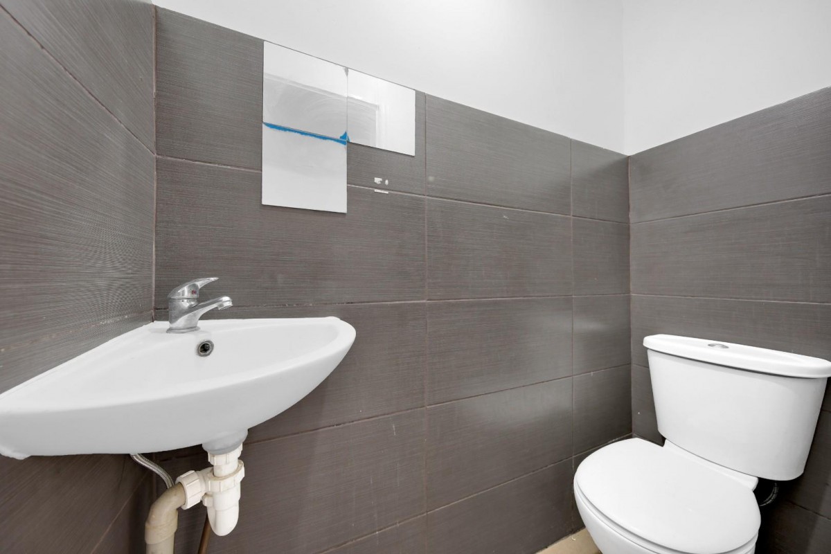 Henley Road, Ilford, IG1