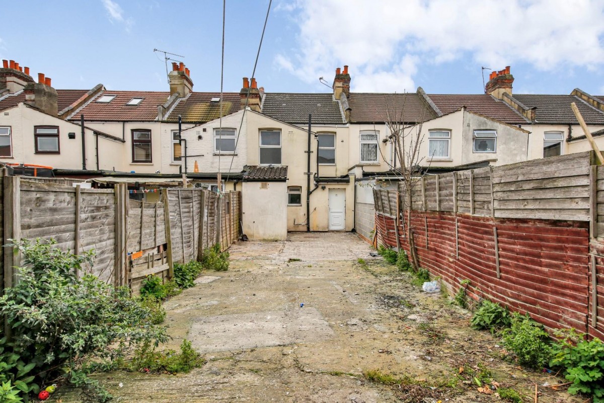 Henley Road, Ilford, IG1