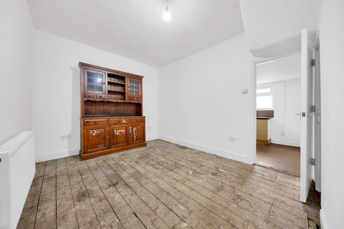 Henley Road, Ilford, IG1