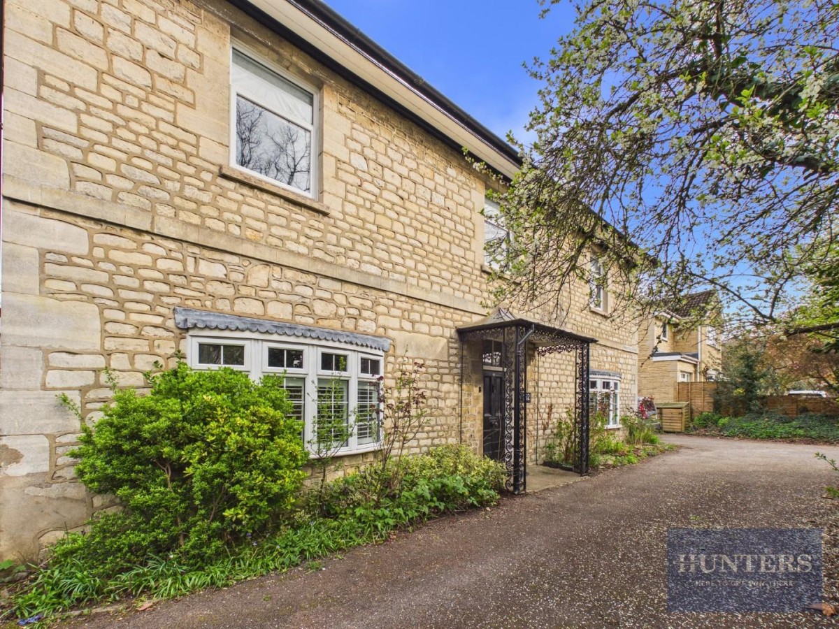 Leckhampton Road, Cheltenham, GL53 0DH