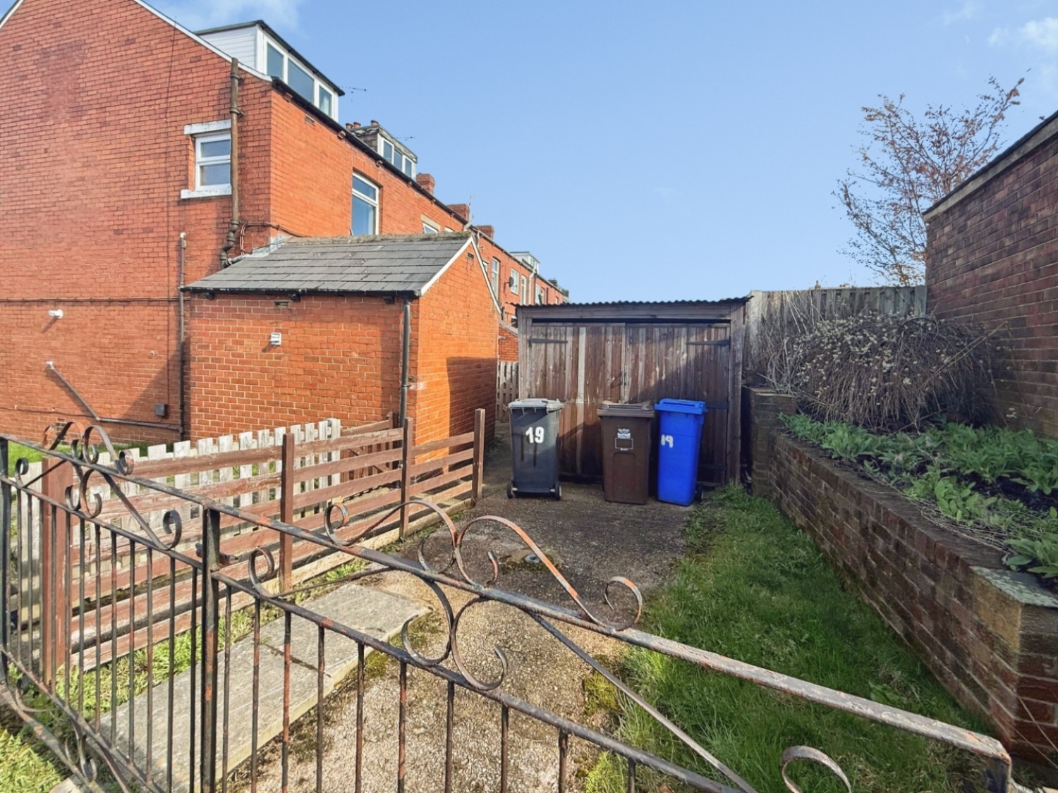 3 bedroom House for sale in Albany Road, Stocksbridge, Sheffield, S36 1AL