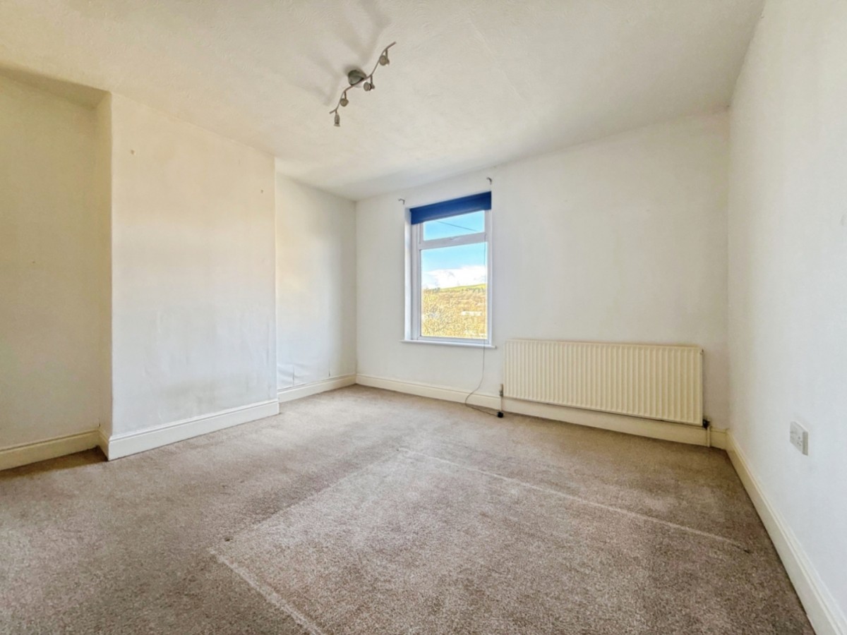 Albany Road, Stocksbridge, Sheffield, S36 1AL