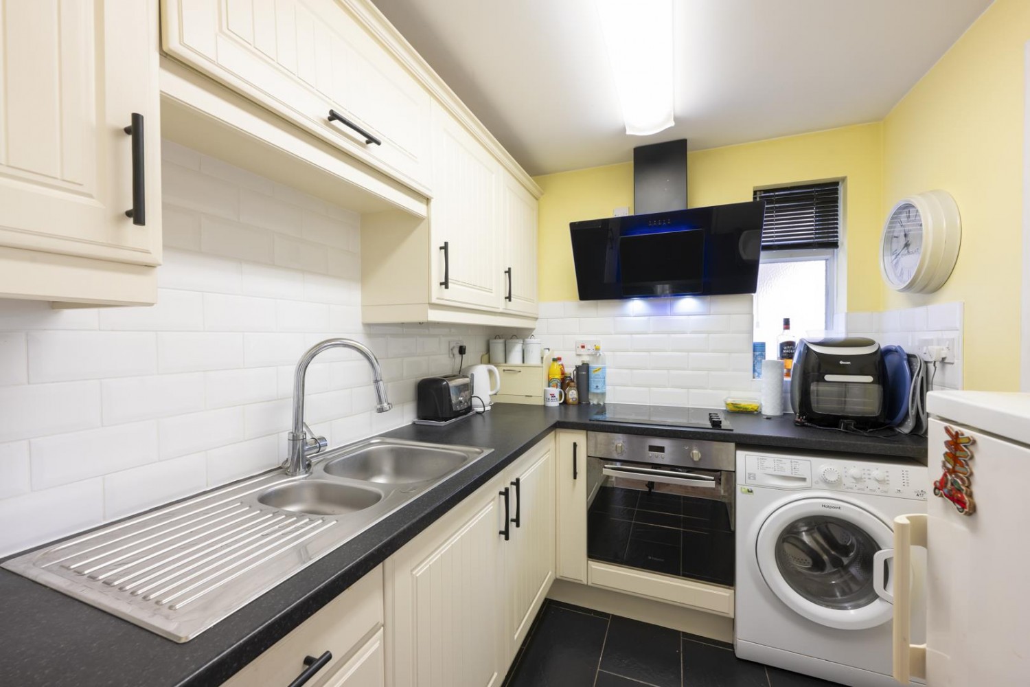 Ragees Road, Kingswinford, DY6 8NQ