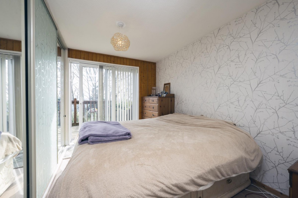 Ragees Road, Kingswinford, DY6 8NQ