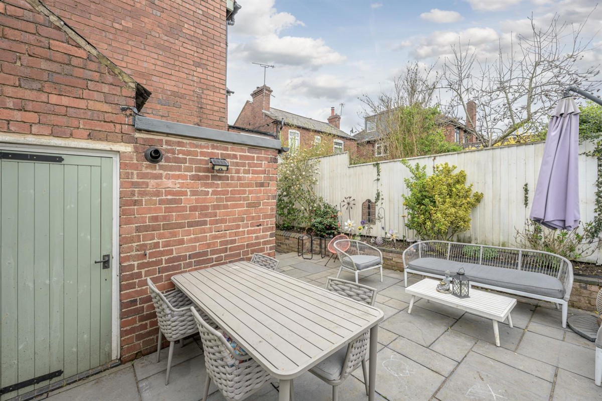 Bowling Green Road, Stourbridge, DY8 3RZ