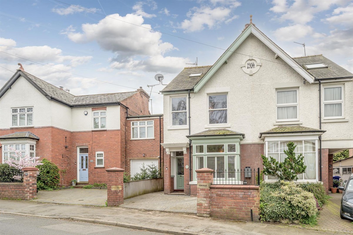 Bowling Green Road, Stourbridge, DY8 3RZ