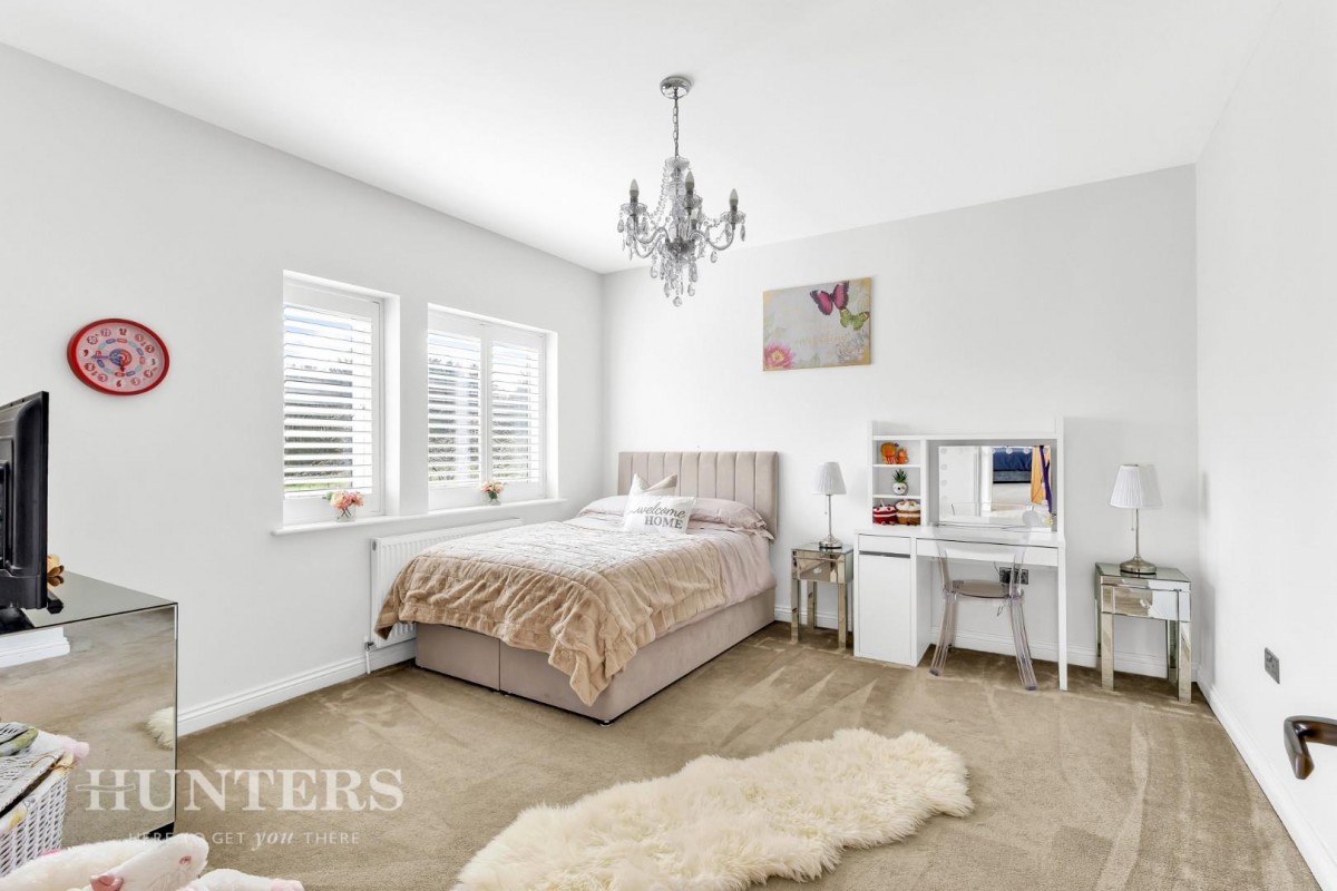 The Villas, Starring Road, Littleborough, OL15 8FH