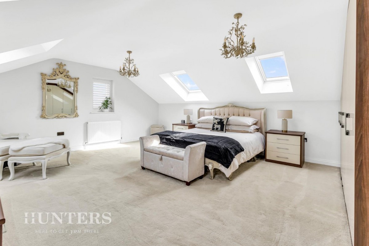 The Villas, Starring Road, Littleborough, OL15 8FH