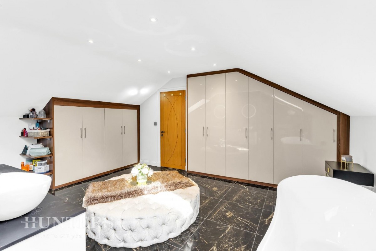 The Villas, Starring Road, Littleborough, OL15 8FH