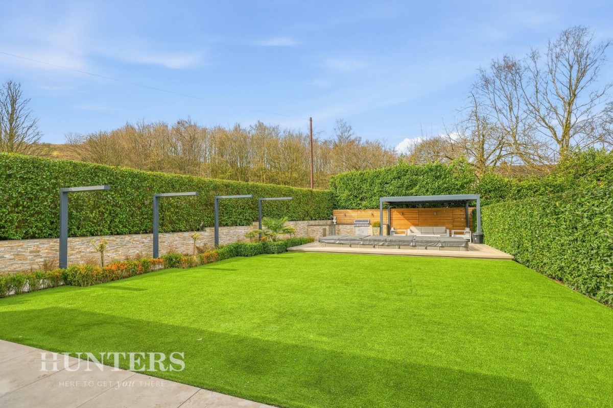 The Villas, Starring Road, Littleborough, OL15 8FH