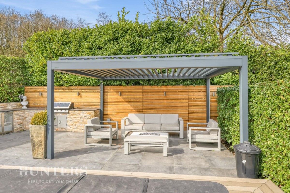 The Villas, Starring Road, Littleborough, OL15 8FH