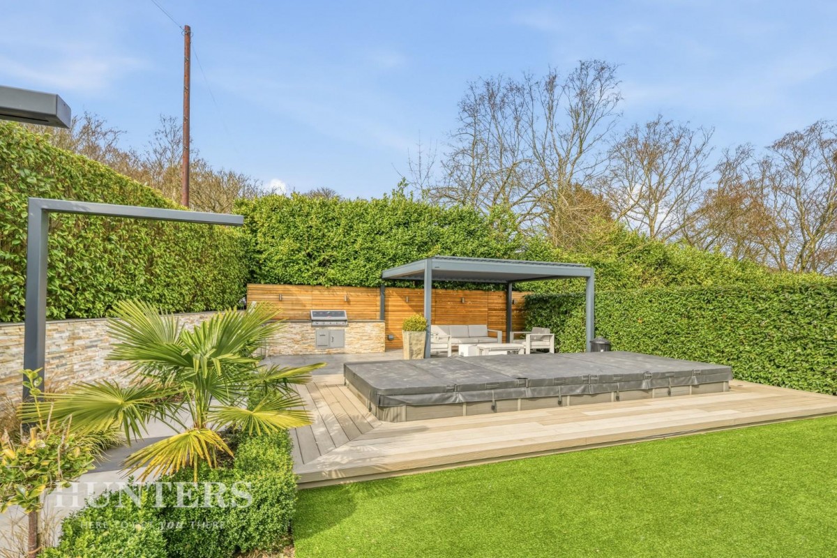 The Villas, Starring Road, Littleborough, OL15 8FH