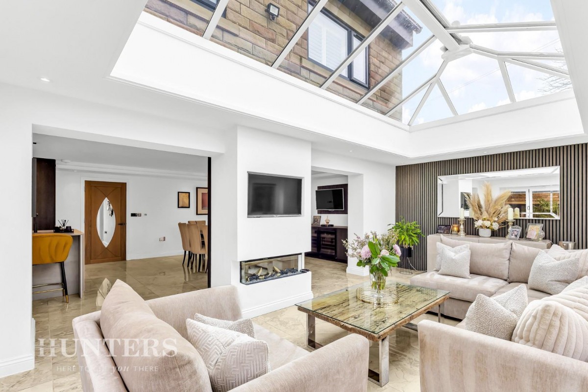 The Villas, Starring Road, Littleborough, OL15 8FH