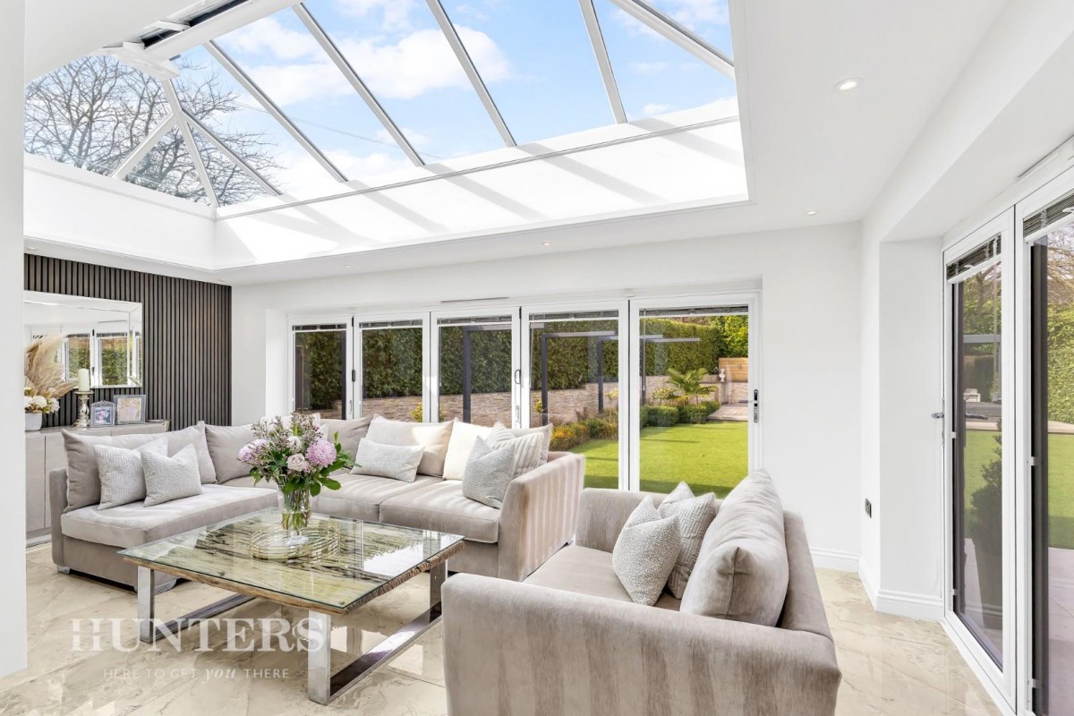 The Villas, Starring Road, Littleborough, OL15 8FH