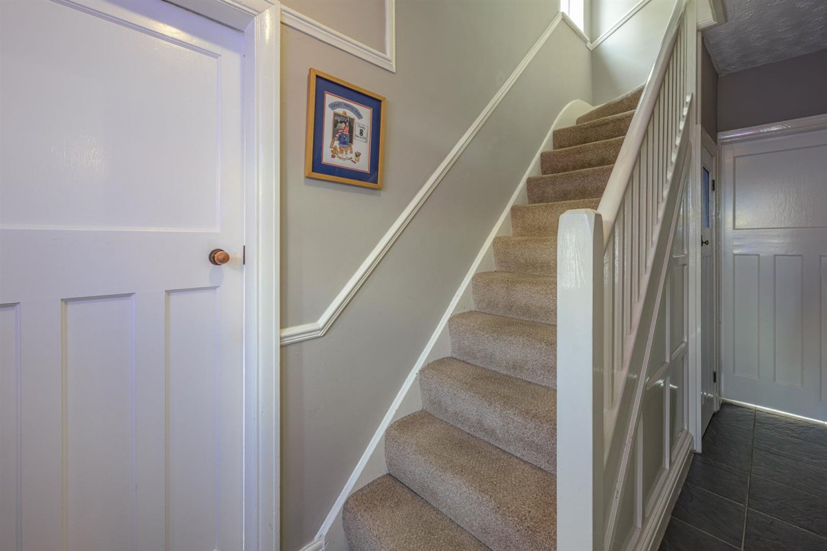 Oak Park Road, Stourbridge, DY8 5YG