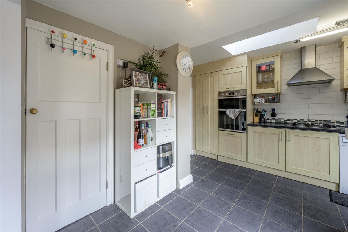 Oak Park Road, Stourbridge, DY8 5YG