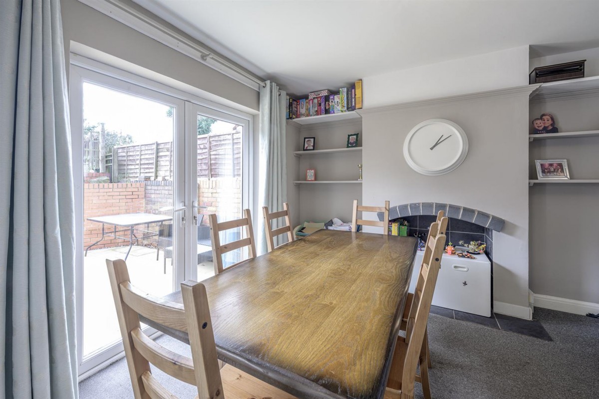 Oak Park Road, Stourbridge, DY8 5YG