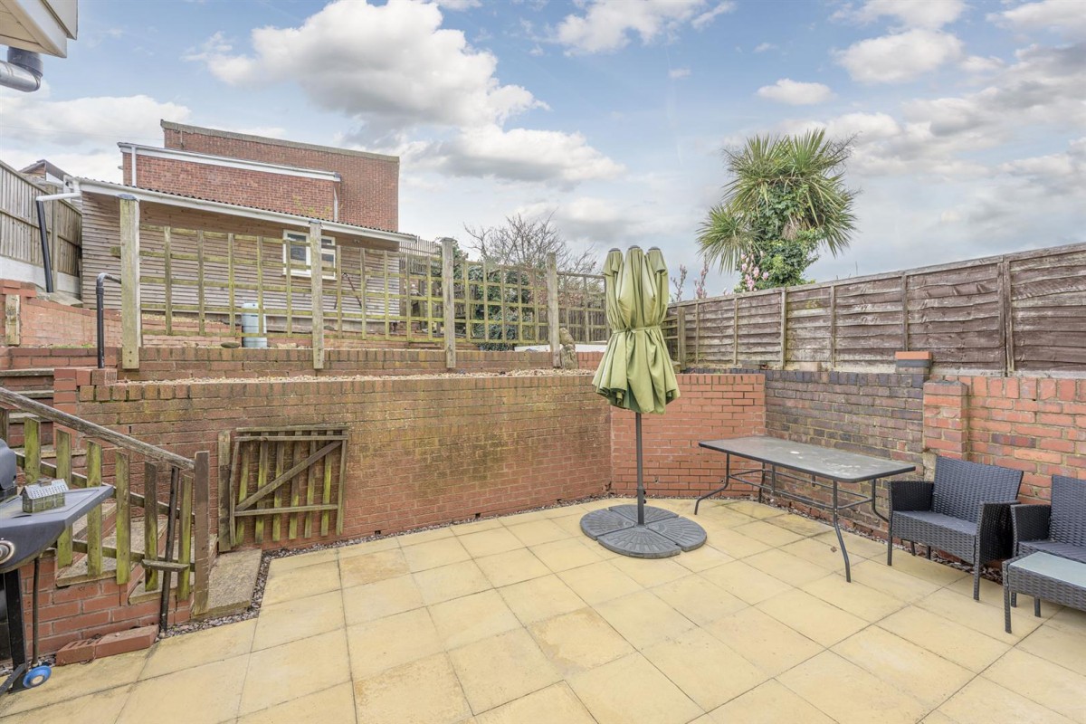 Oak Park Road, Stourbridge, DY8 5YG