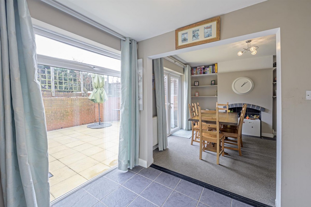 Oak Park Road, Stourbridge, DY8 5YG