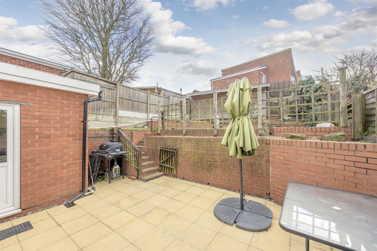 Oak Park Road, Stourbridge, DY8 5YG