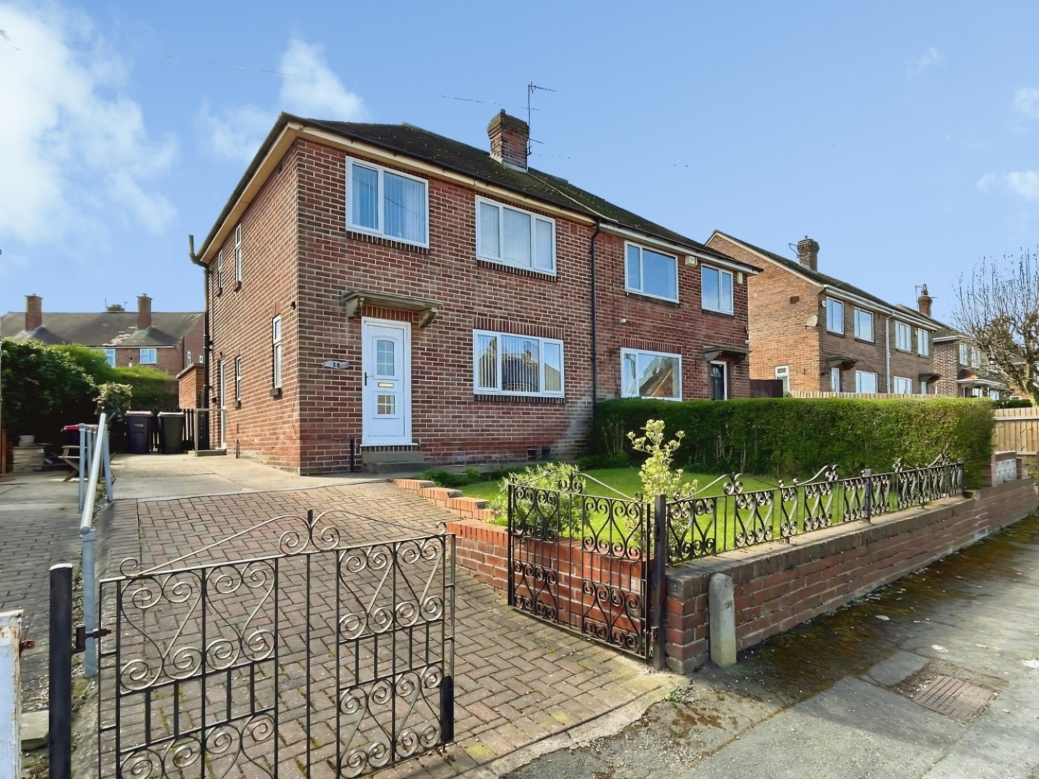3 bedroom House for sale in Burns Way, Wath-Upon-Dearne, Rotherham