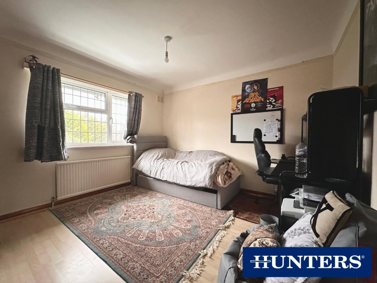 Raeburn Avenue, Surbiton