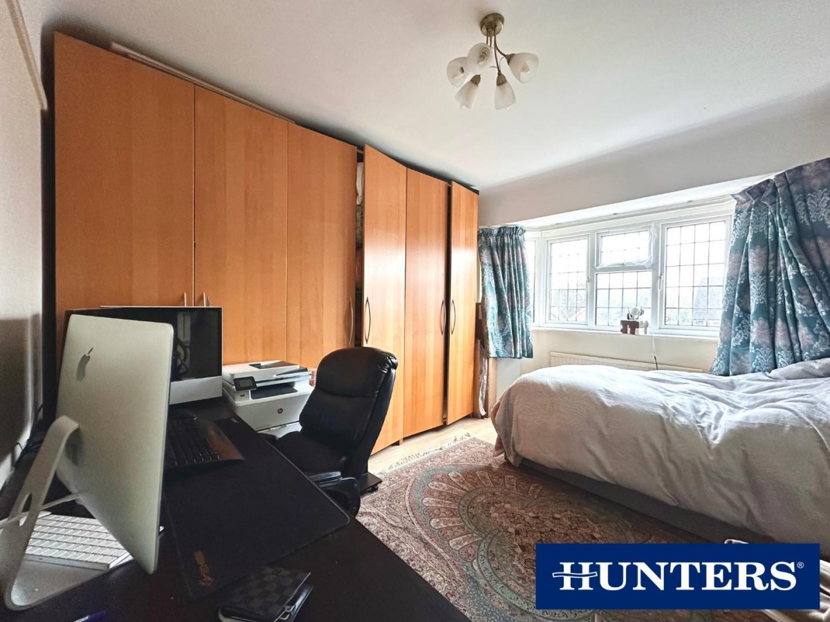 Raeburn Avenue, Surbiton