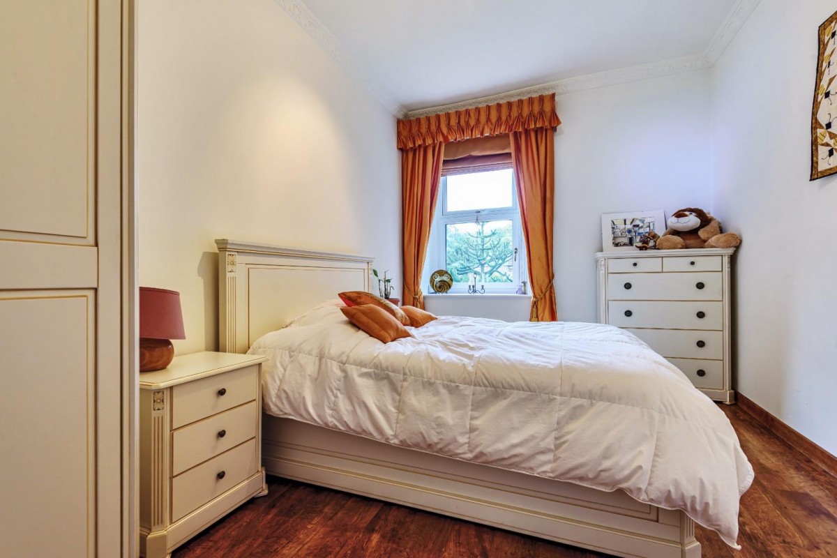 Brookhouse Gardens, Apperley Bridge