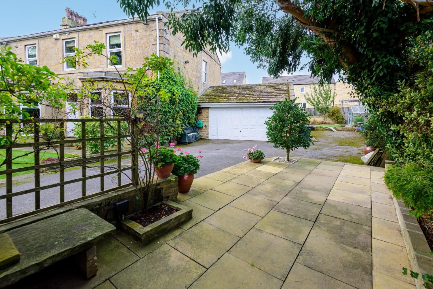 Brookhouse Gardens, Apperley Bridge