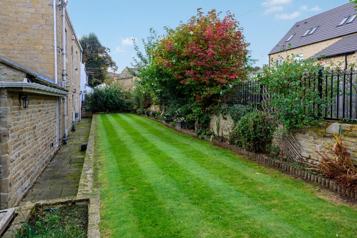 Brookhouse Gardens, Apperley Bridge