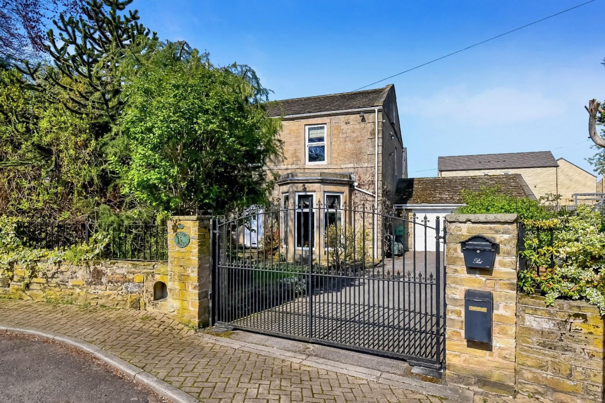 Brookhouse Gardens, Apperley Bridge