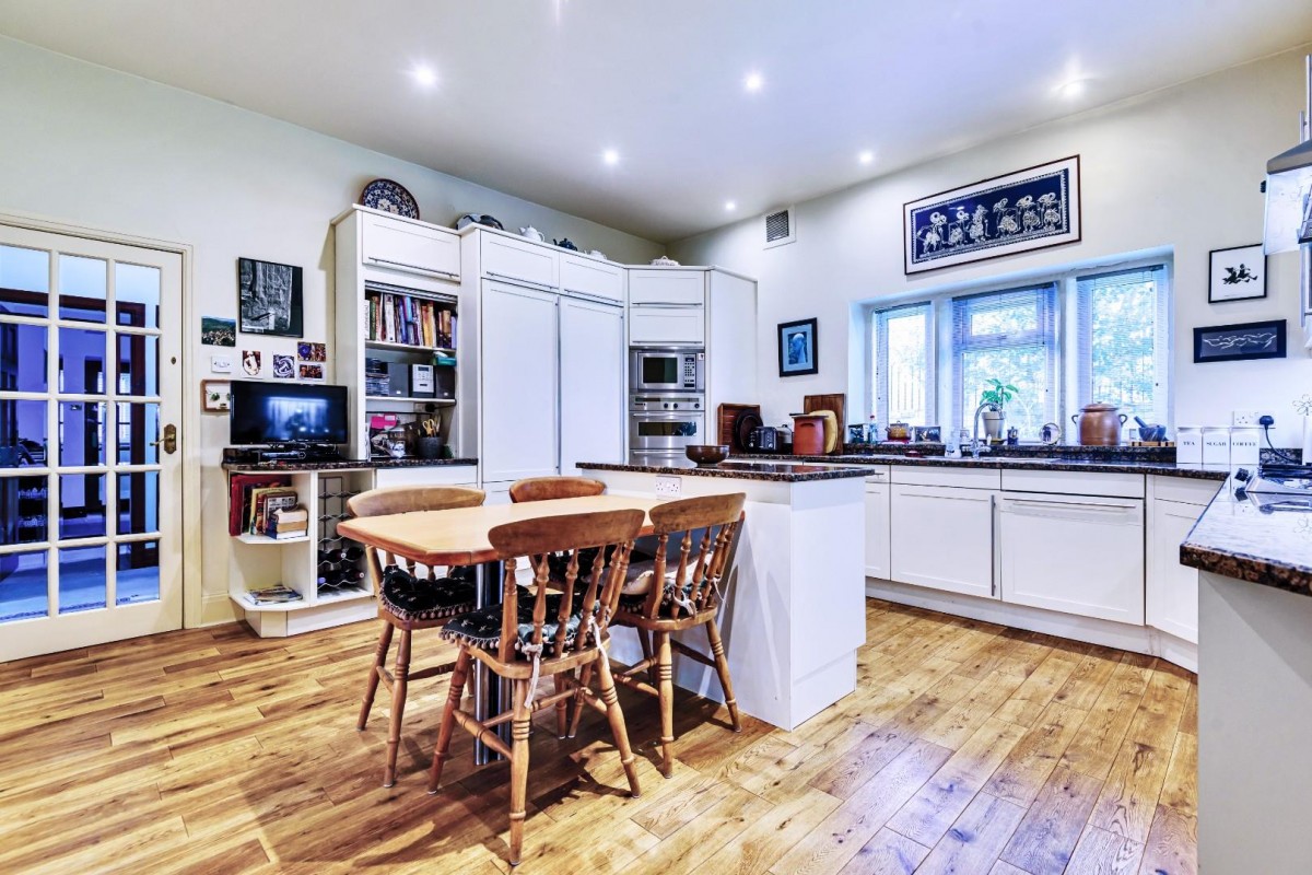 Brookhouse Gardens, Apperley Bridge