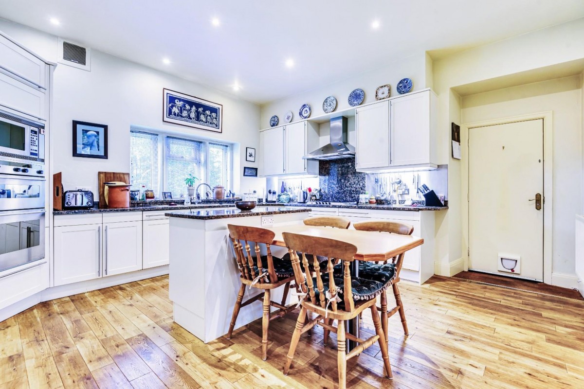 Brookhouse Gardens, Apperley Bridge