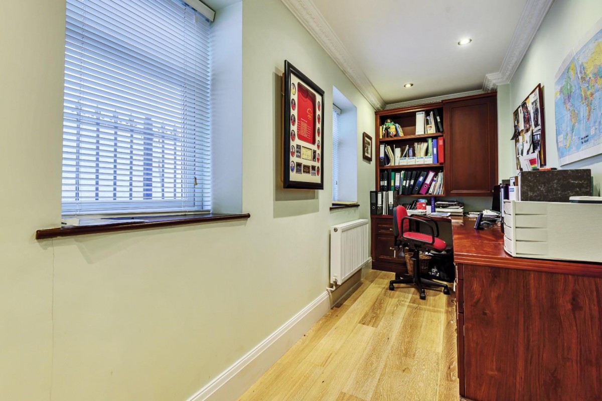 Brookhouse Gardens, Apperley Bridge