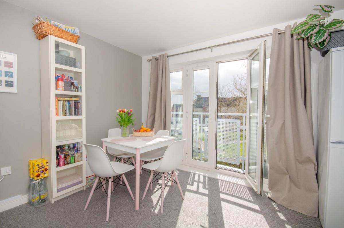 Arnold Road, Mangotsfield, Bristol, BS16 9LB