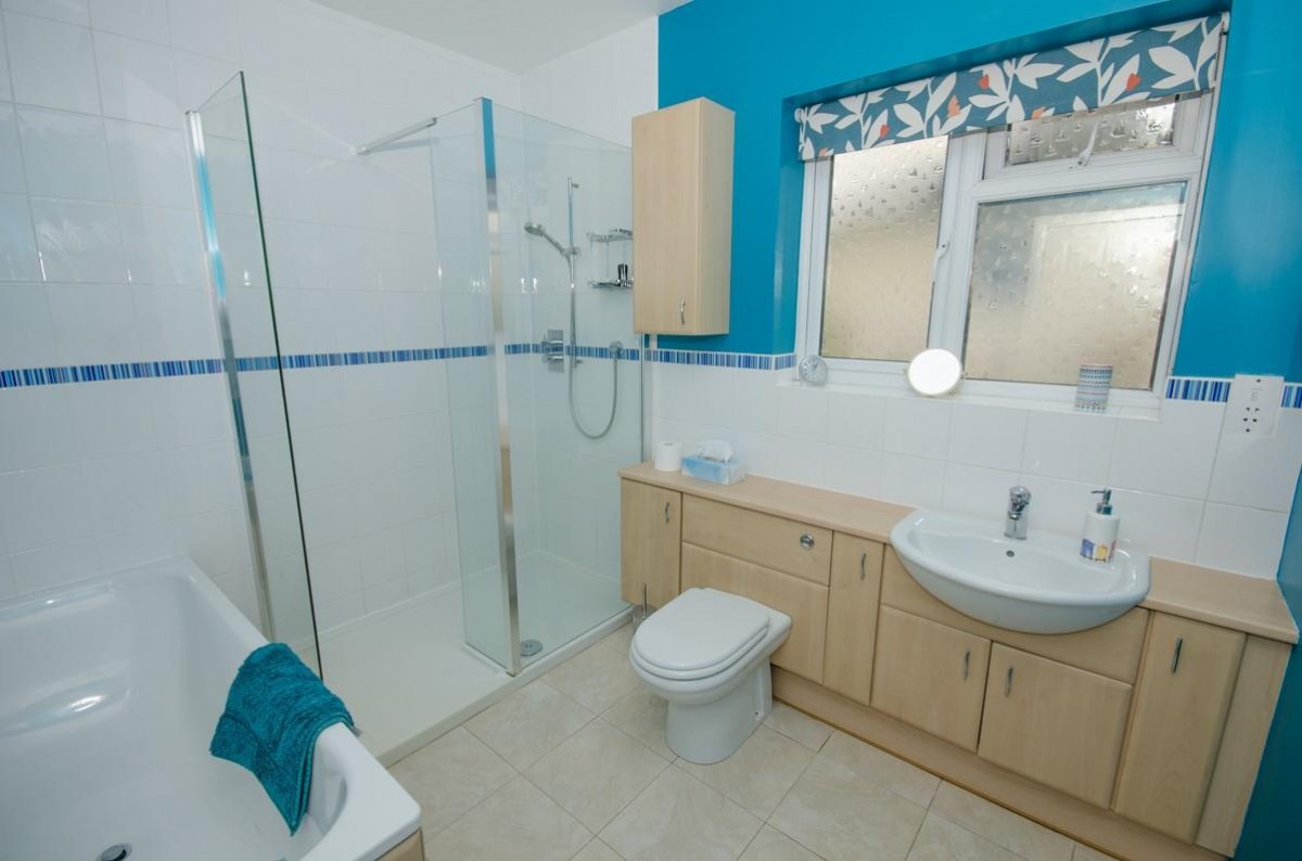 Quakers Road, Downend, Bristol, BS16 6NJ