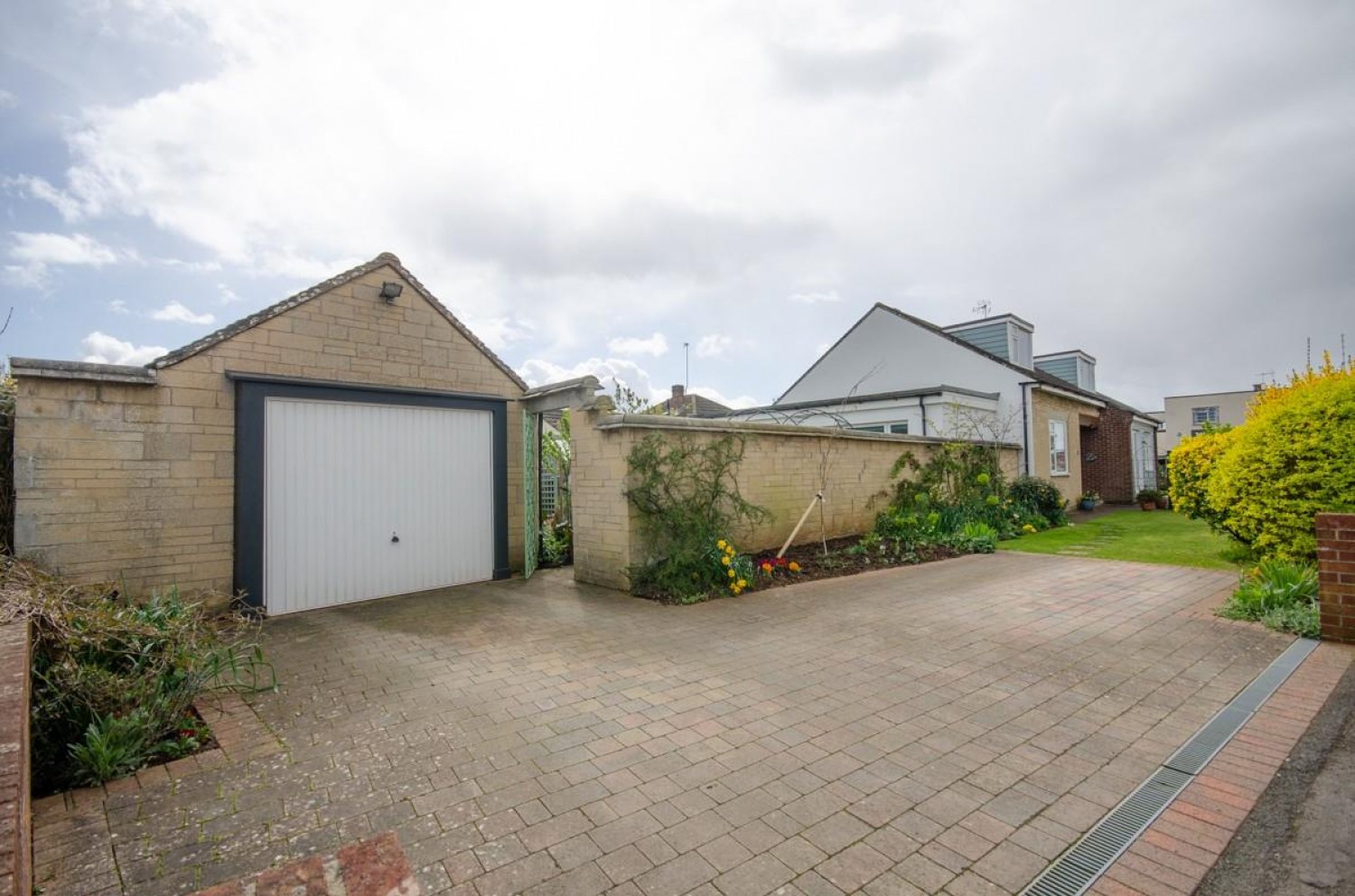 Quakers Road, Downend, Bristol, BS16 6NJ