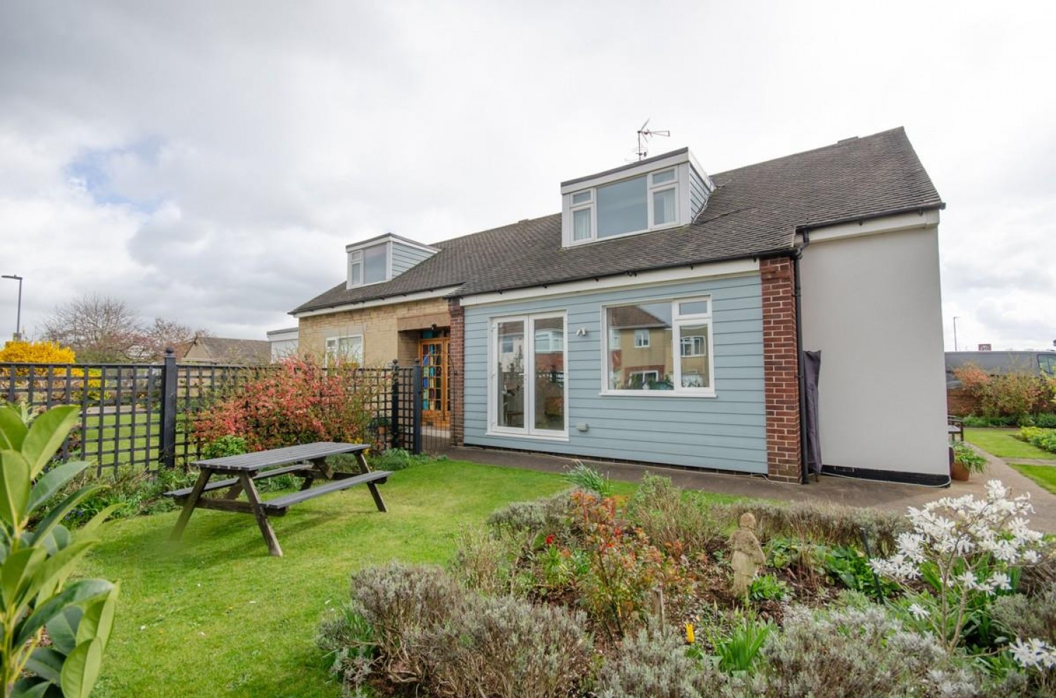 Quakers Road, Downend, Bristol, BS16 6NJ