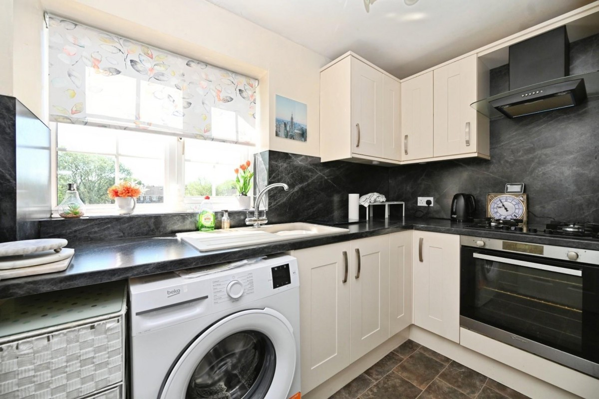 Lea Mill Park Drive, Yeadon, Leeds