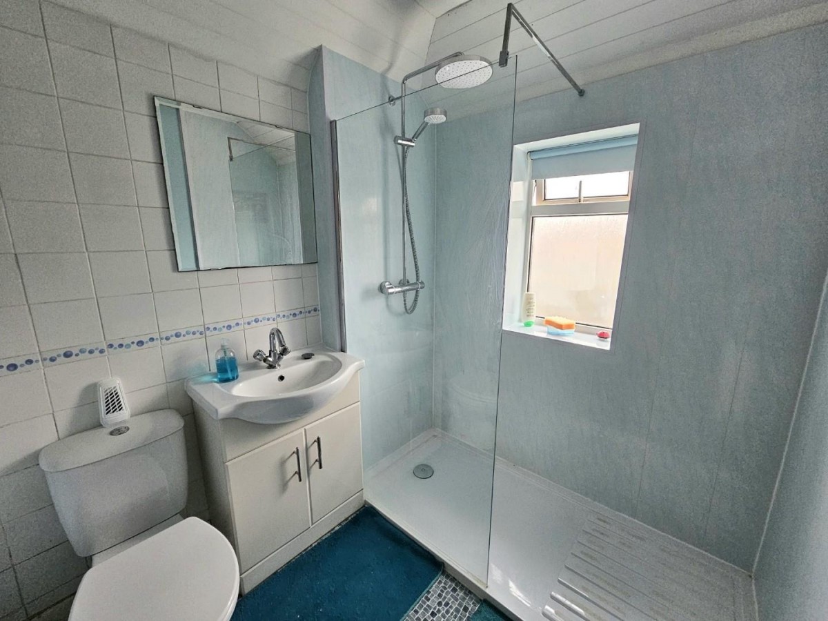 Box Road Avenue, Cam