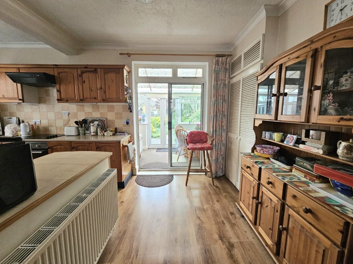 Box Road Avenue, Cam